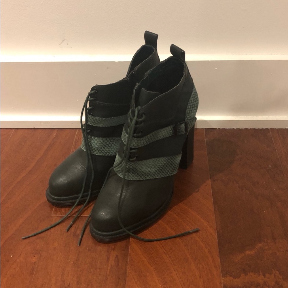Shoe Cult by Nasty Gal Green Ankle Boots Sz 9